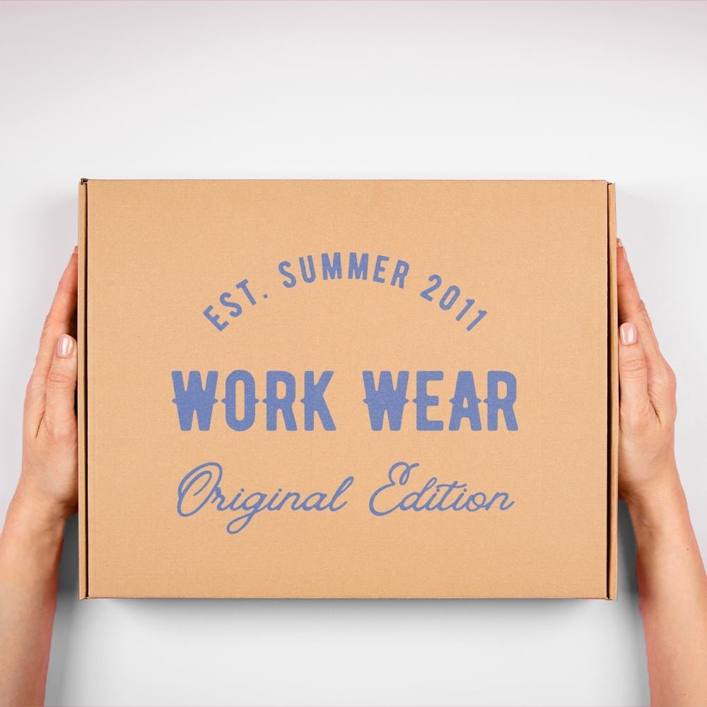 Boîte d'expédition avec rabat et logo imprimé