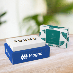 Boîte d'expédition avec couvercle